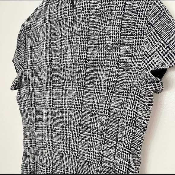 Escada Short Sleeve Glen Check Sheath Dress - Picture 4 of 8